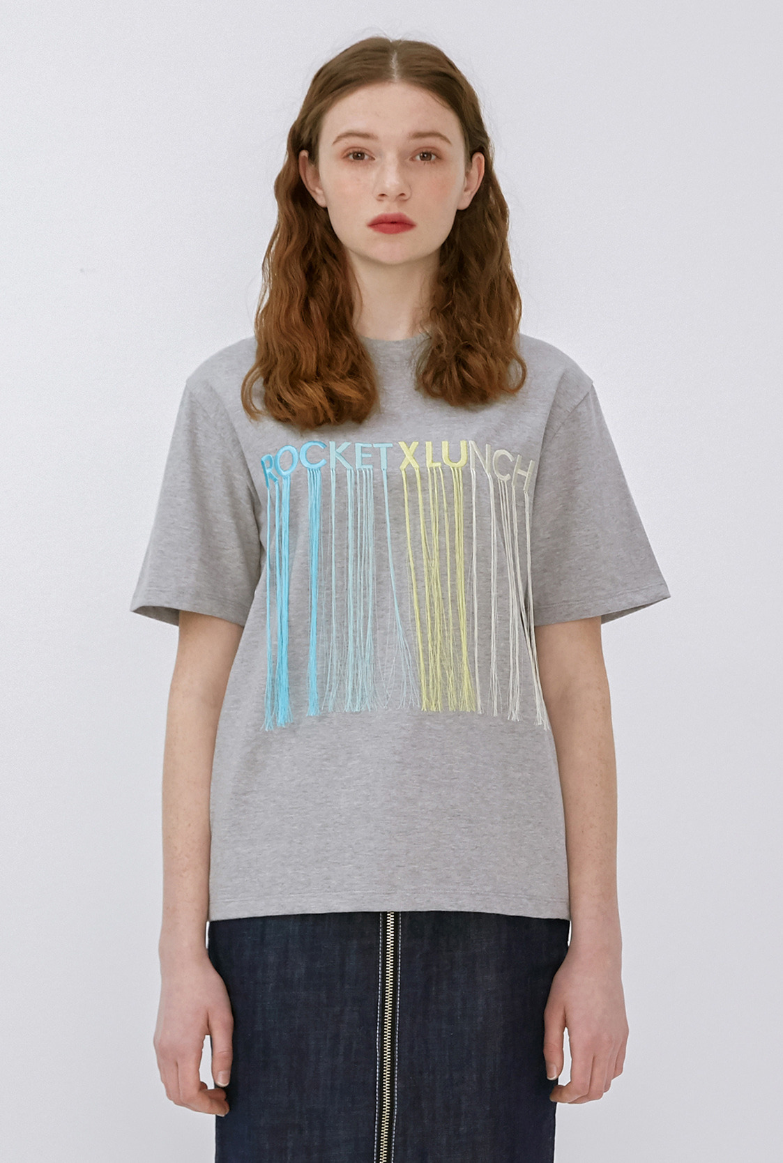 R EMBROIDERY POINT LOGO T-SHIRT